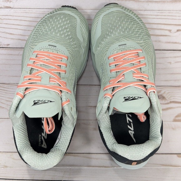 Altra Green Athletic Shoes with Breathable Mesh and Streamlined Design - Picture 6 of 9